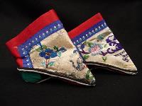 Chinese_Ladies_Footbinding_Shoes_QM_r